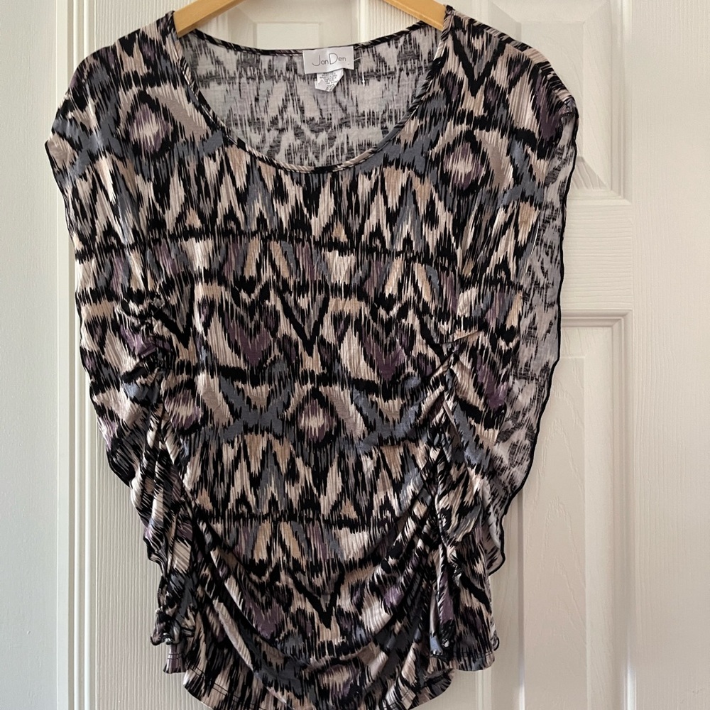 Black and White Ruched Blouse with Textured Style